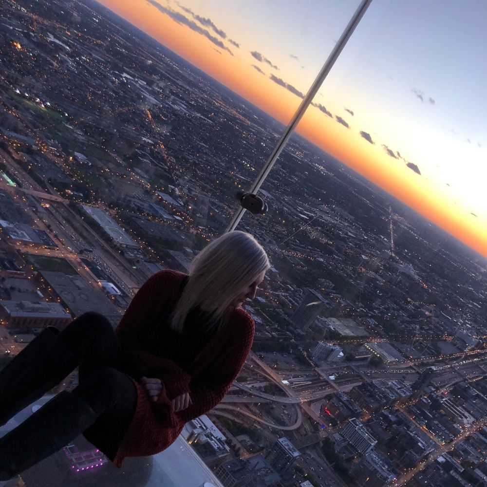 Meet your Posher, Elizabeth